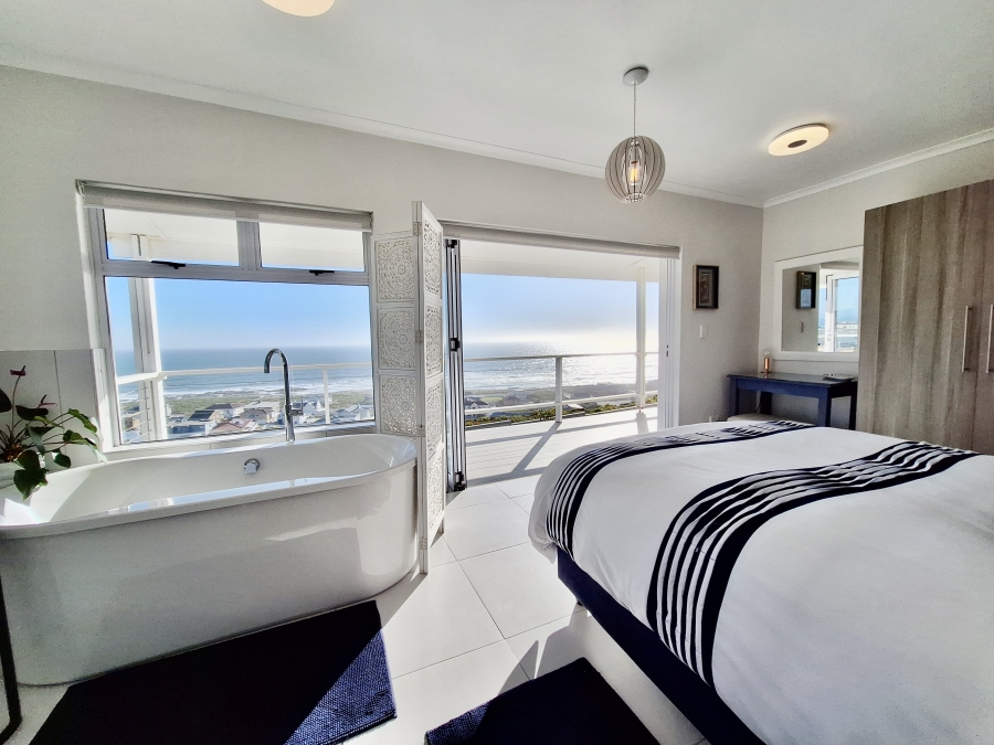 5 Bedroom Property for Sale in Yzerfontein Western Cape